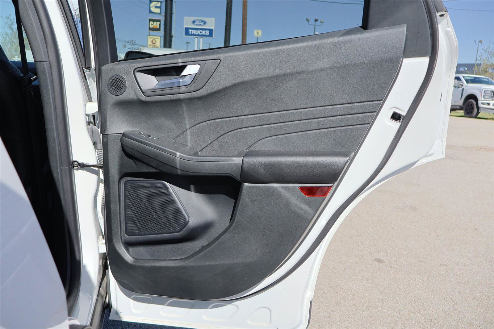 New 2025 Ford Escape SE w/ PHEV Premium Package image 28