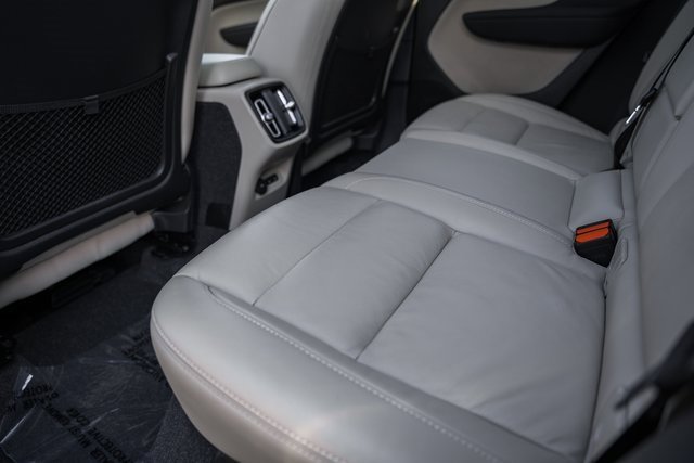 Used 2023 Volvo XC40 B5 Plus w/ Climate Package image 33