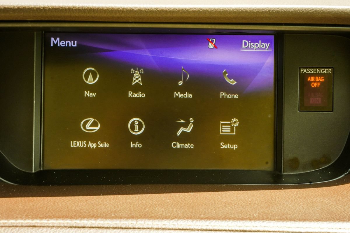 Used 2018 Lexus ES 350 w/ Ultra Luxury Package FWD image 29
