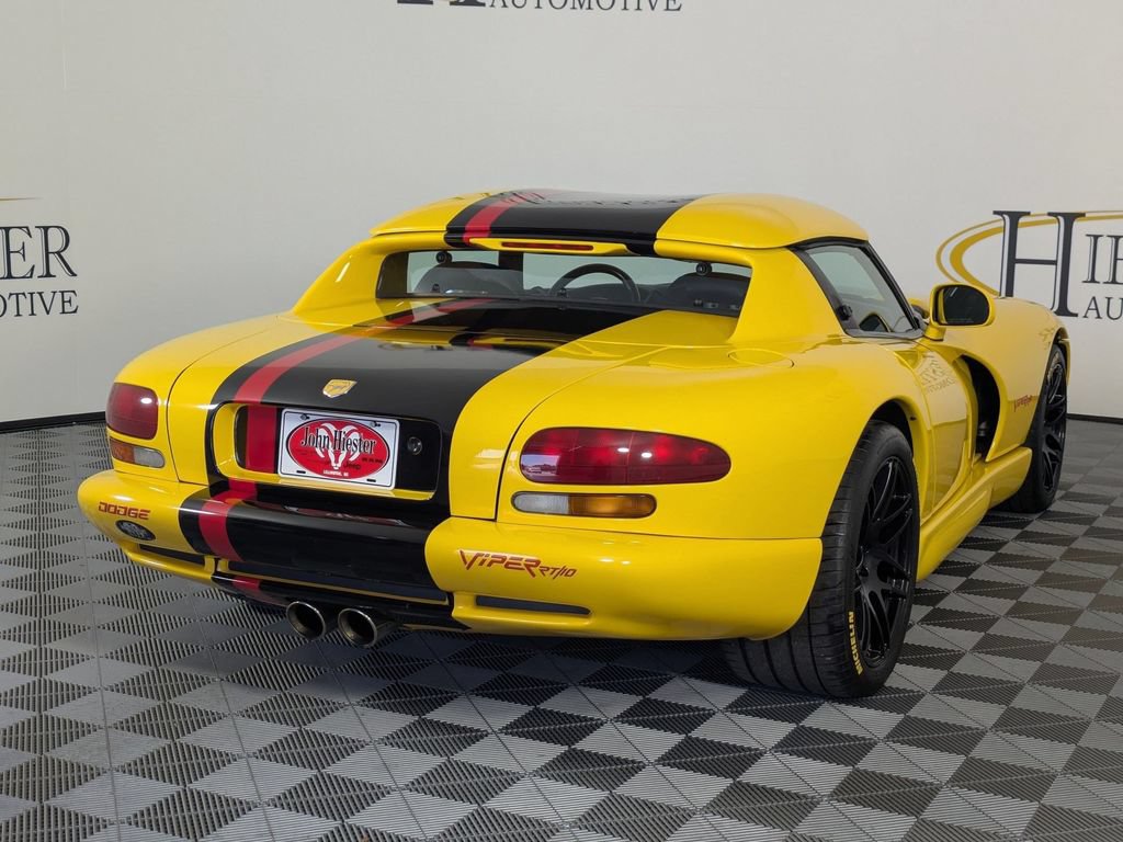 Used 2002 Dodge Viper RT/10 RWD image 2