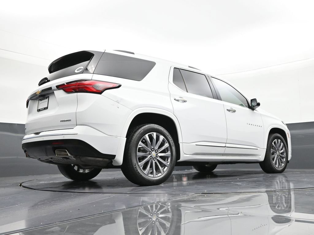 Used 2022 Chevrolet Traverse Premier FWD image 24