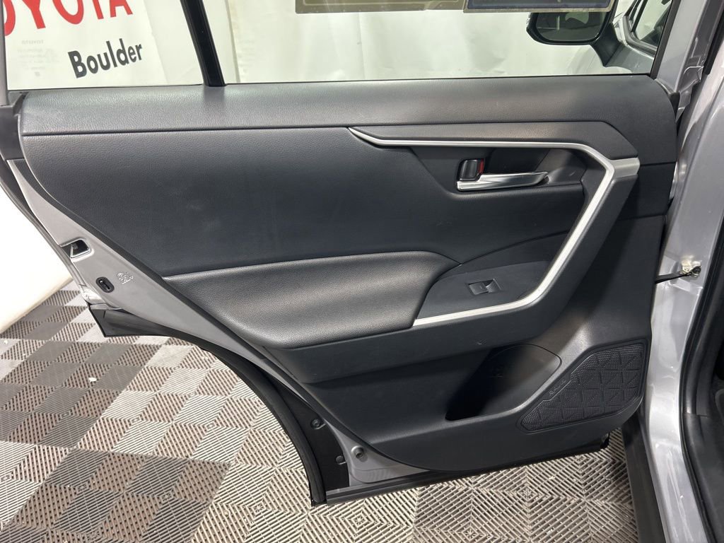 Used 2023 Toyota RAV4 SE image 20