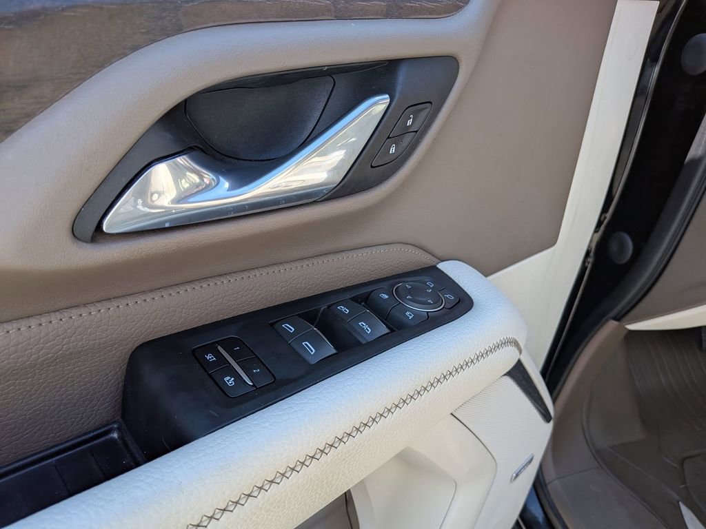 Certified 2023 GMC Yukon XL Denali AWD/4WD image 8