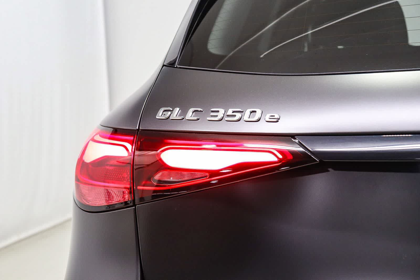 Used 2025 Mercedes-Benz GLC 350e 4MATIC image 11