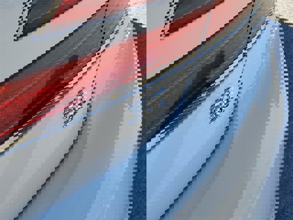 Used 2021 Genesis G90 3.3T Premium image 6