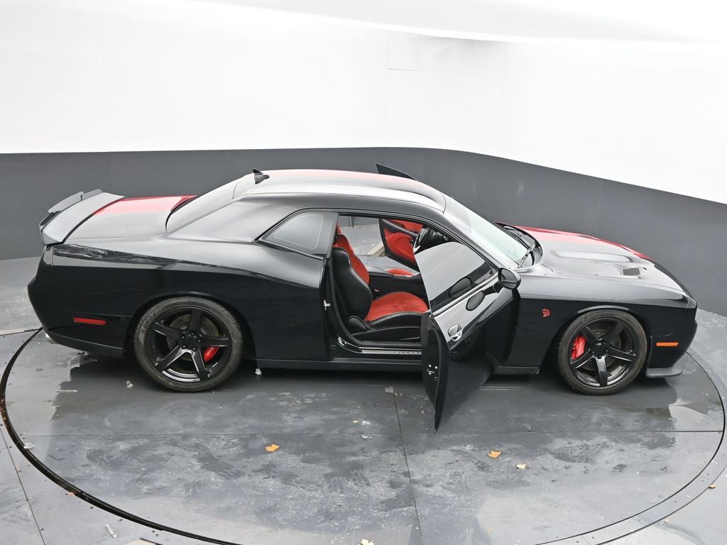 Used 2016 Dodge Challenger SRT Hellcat image 86