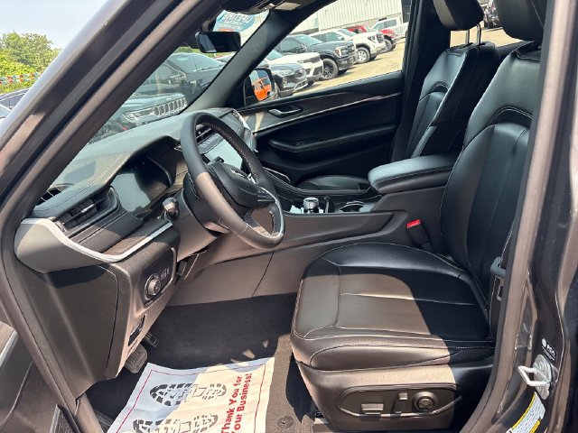 Used 2026 Jeep Grand Cherokee Limited w/ Limited Altitude Package AWD/4WD image 8