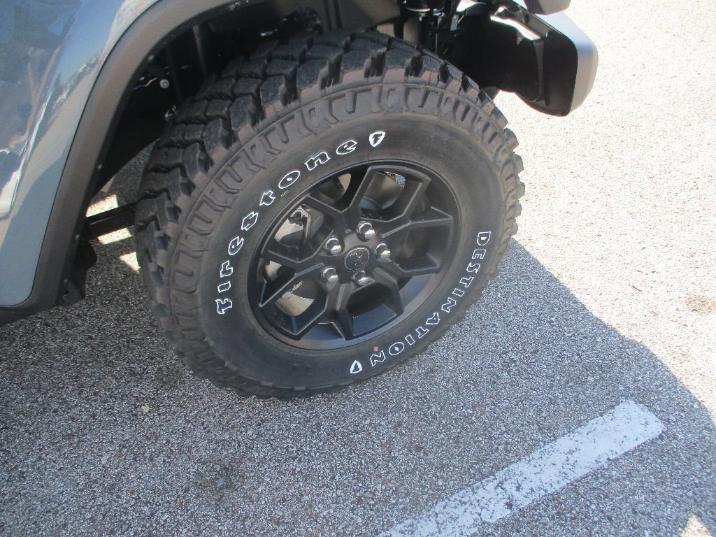 New 2025 Jeep Gladiator Sport AWD/4WD image 16