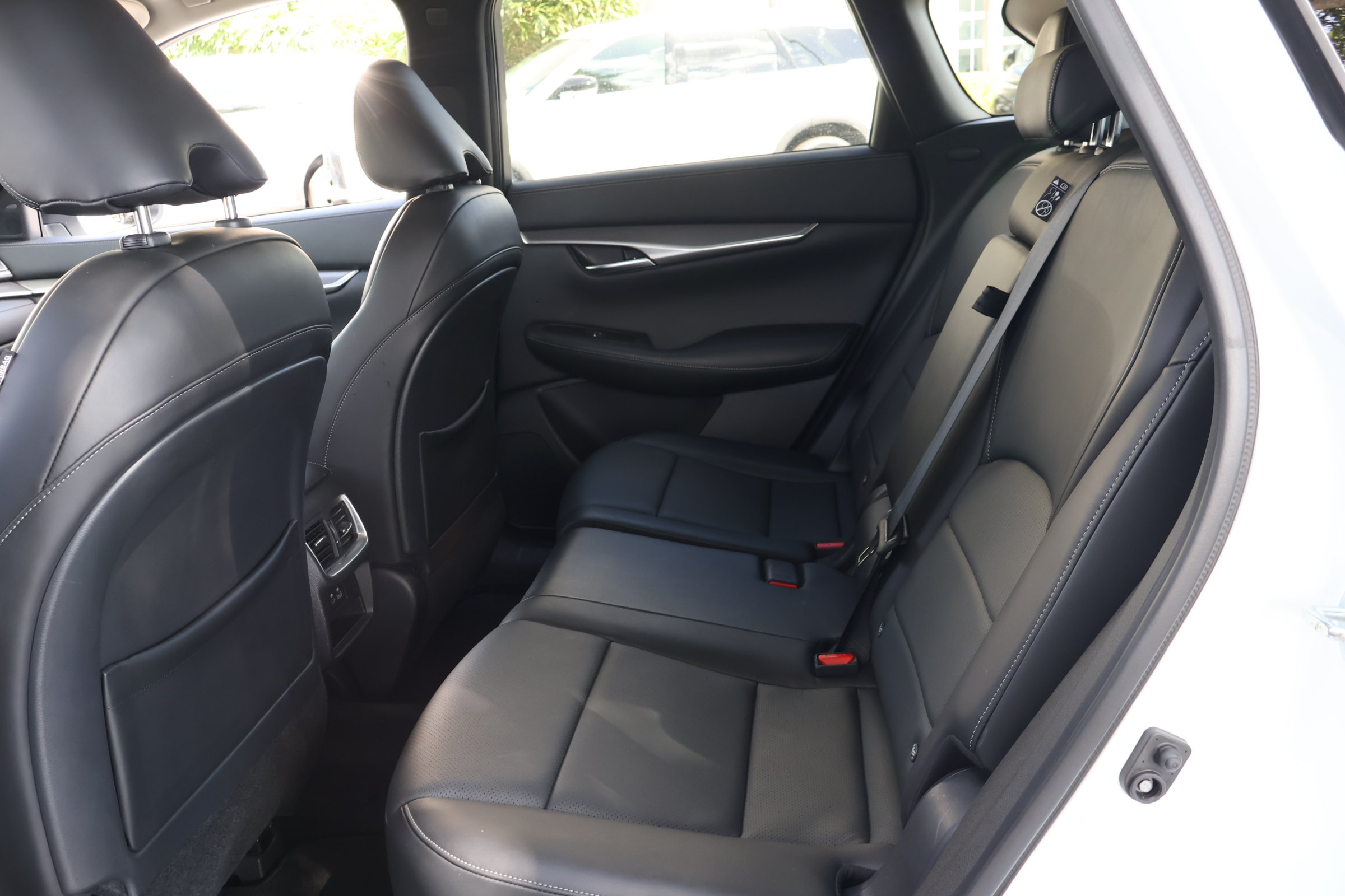 Certified 2023 INFINITI QX50 Luxe FWD image 18