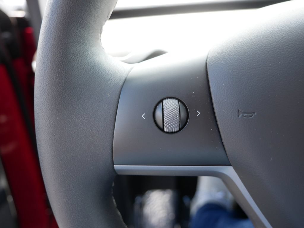 Used 2022 Tesla Model Y Performance AWD/4WD image 30