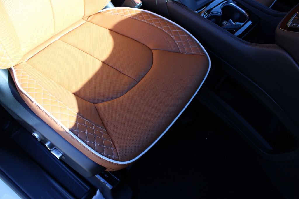 New 2026 Chrysler Pacifica Pinnacle image 15