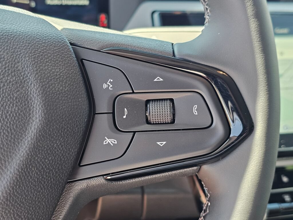 New 2027 Chevrolet Bolt LT w/ Comfort Package FWD image 33