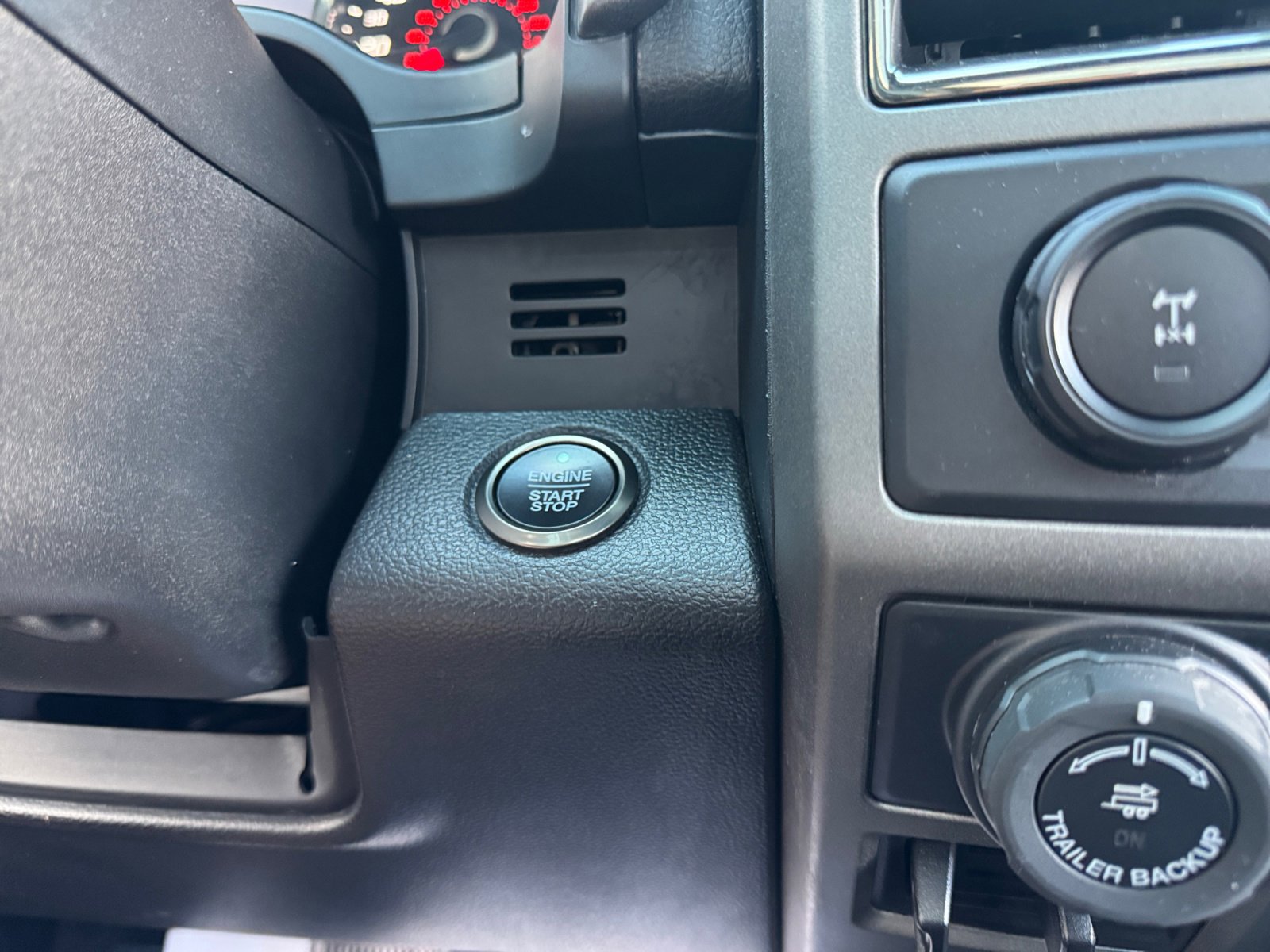 Used 2020 Ford F150 Raptor w/ Equipment Group 802A Luxury image 30