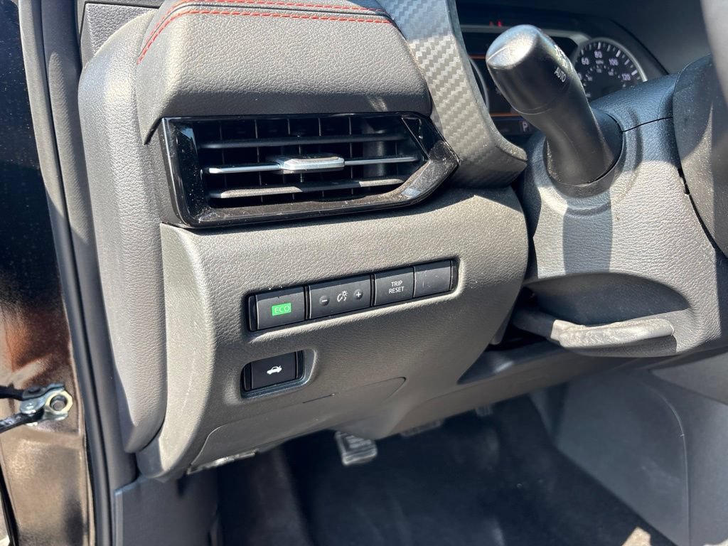Used 2025 Nissan Sentra SR FWD image 15