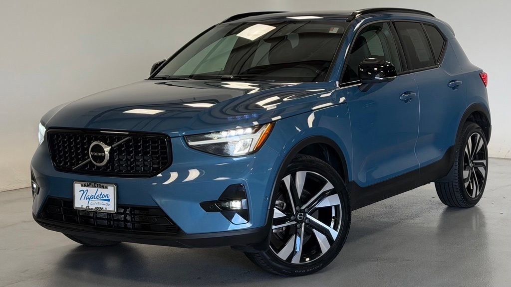 Used 2023 Volvo XC40 B5 Plus w/ Driver Assist Package