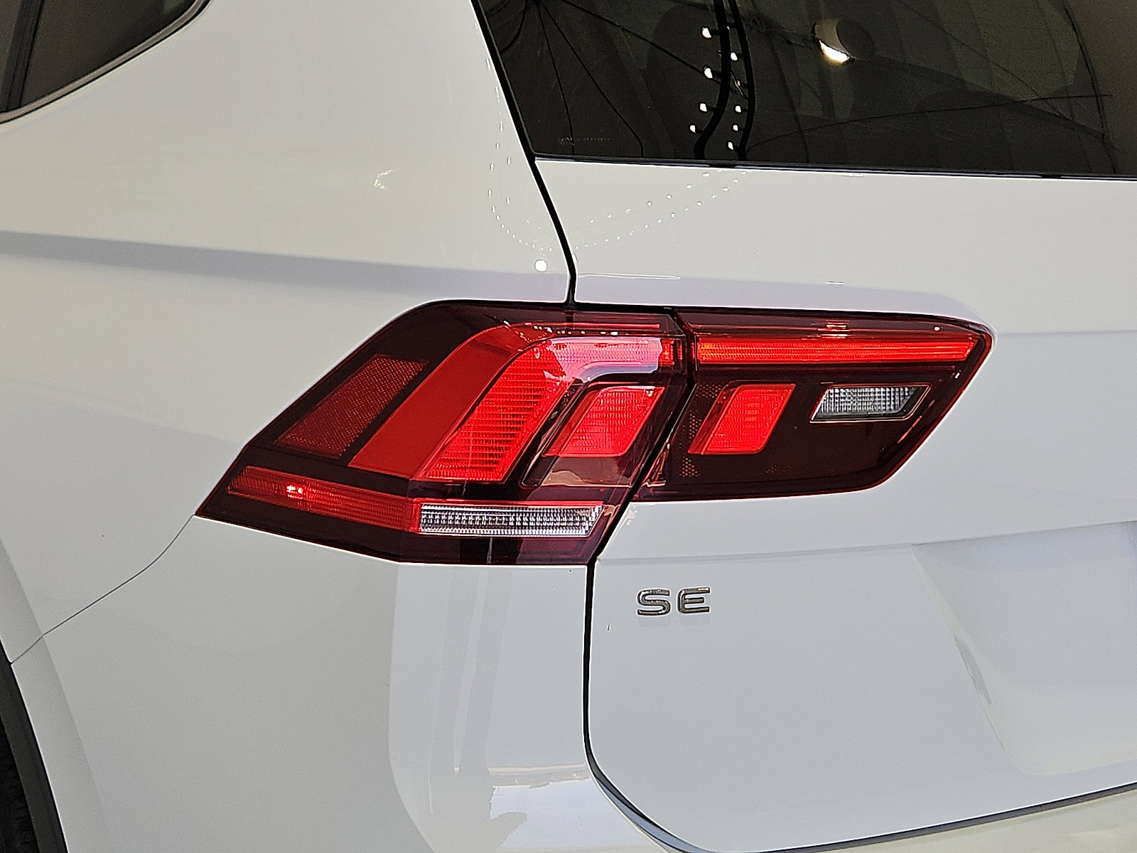 Certified 2022 Volkswagen Tiguan SE FWD image 7