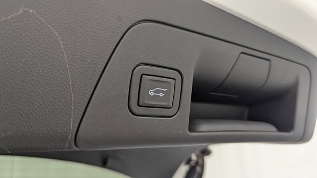 Certified 2023 Buick Envision Essence FWD image 34