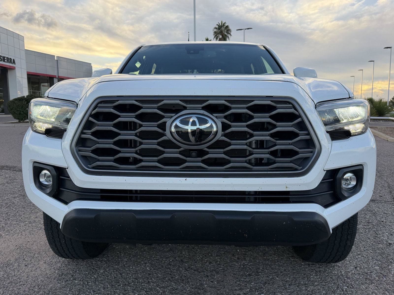 Used 2023 Toyota Tacoma TRD Off-Road w/ TRD Premium Off Road Package AWD/4WD image 10