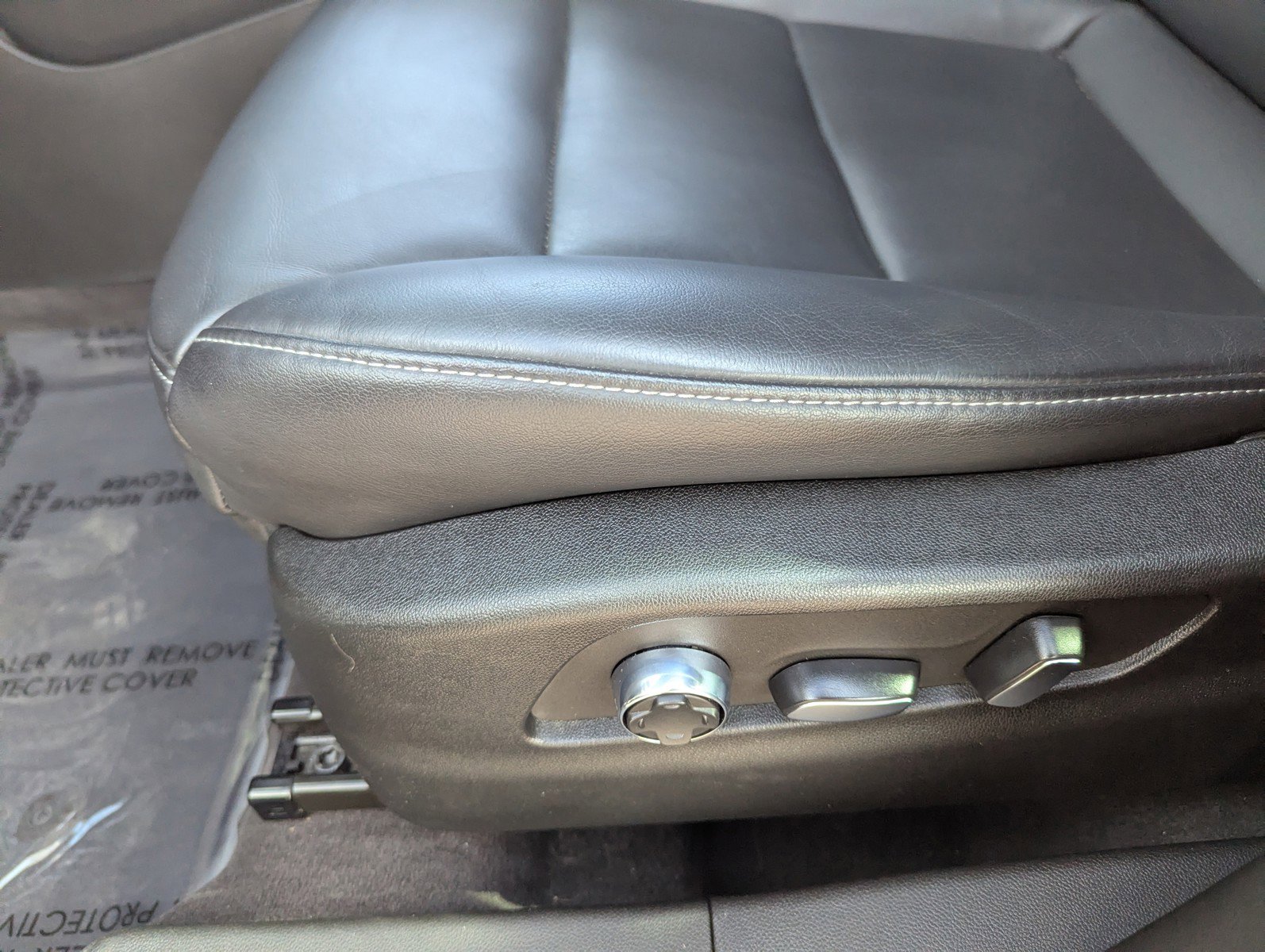 Certified 2024 Cadillac XT4 Premium Luxury image 28