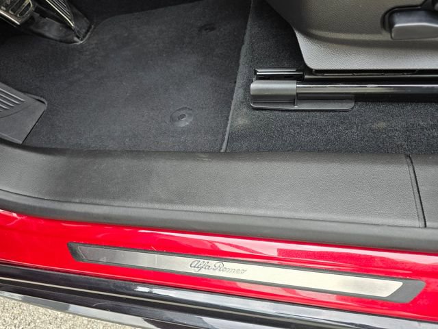 Used 2024 Alfa Romeo Stelvio Veloce AWD/4WD image 23