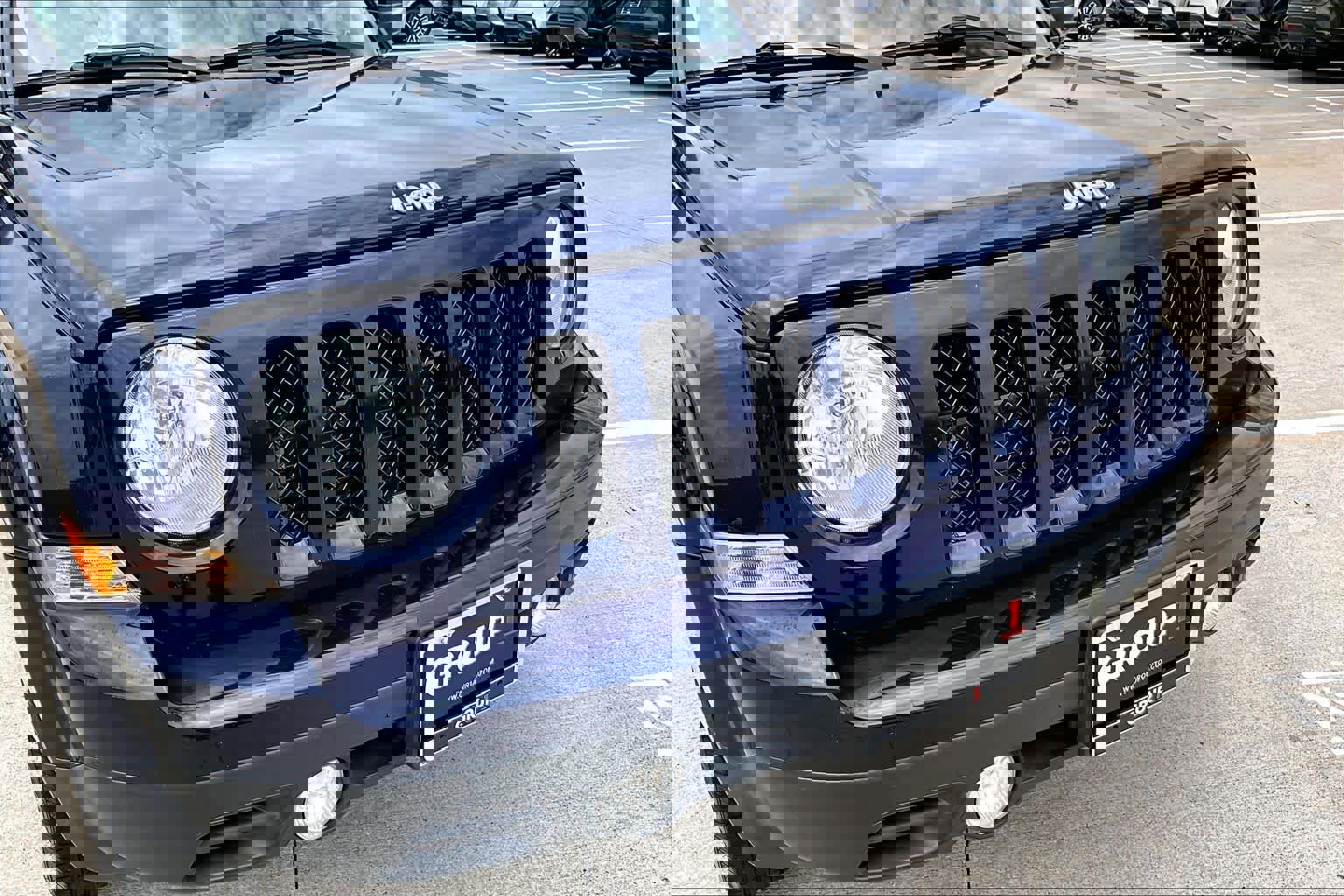 Used 2016 Jeep Patriot Sport w/ Power Value Group AWD/4WD image 29