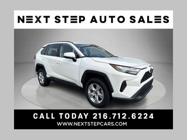 Used 2024 Toyota RAV4 XLE image 1