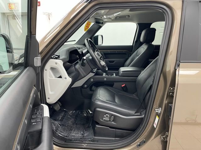 Used 2023 Land Rover Defender 130 SE image 9