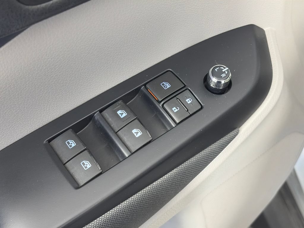 Used 2017 Toyota Highlander LE FWD image 23