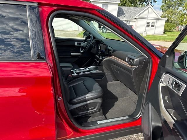 Used 2021 Ford Explorer Limited w/ Equipment Group 301A AWD/4WD image 5