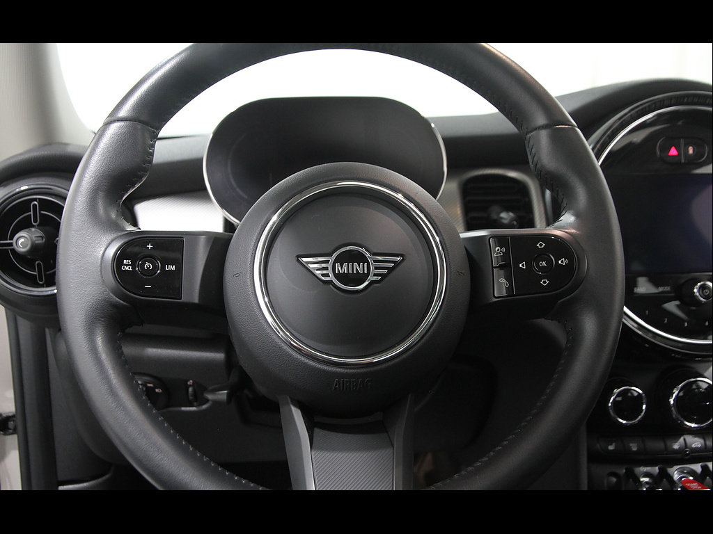 Certified 2023 MINI Cooper 2-Door Hardtop FWD image 7