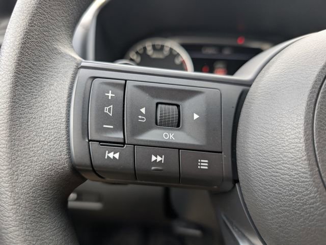 Used 2024 Nissan Rogue SV AWD/4WD image 17