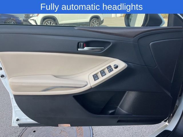 Used 2019 Toyota Avalon Limited image 11