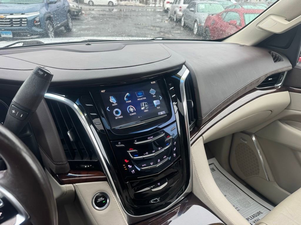 Used 2016 Cadillac Escalade Premium image 25