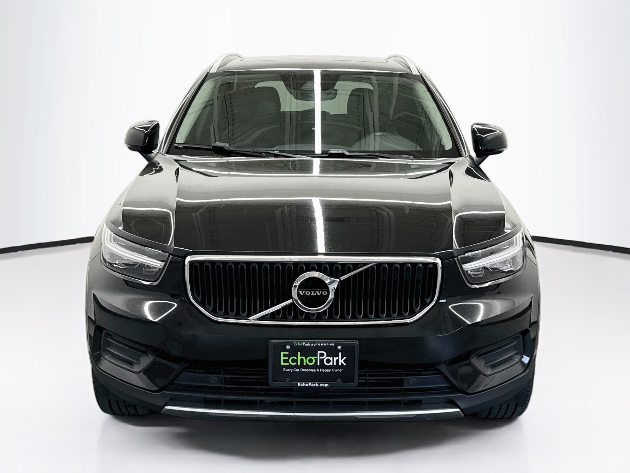 Used 2022 Volvo XC40 T5 Momentum AWD/4WD image 2
