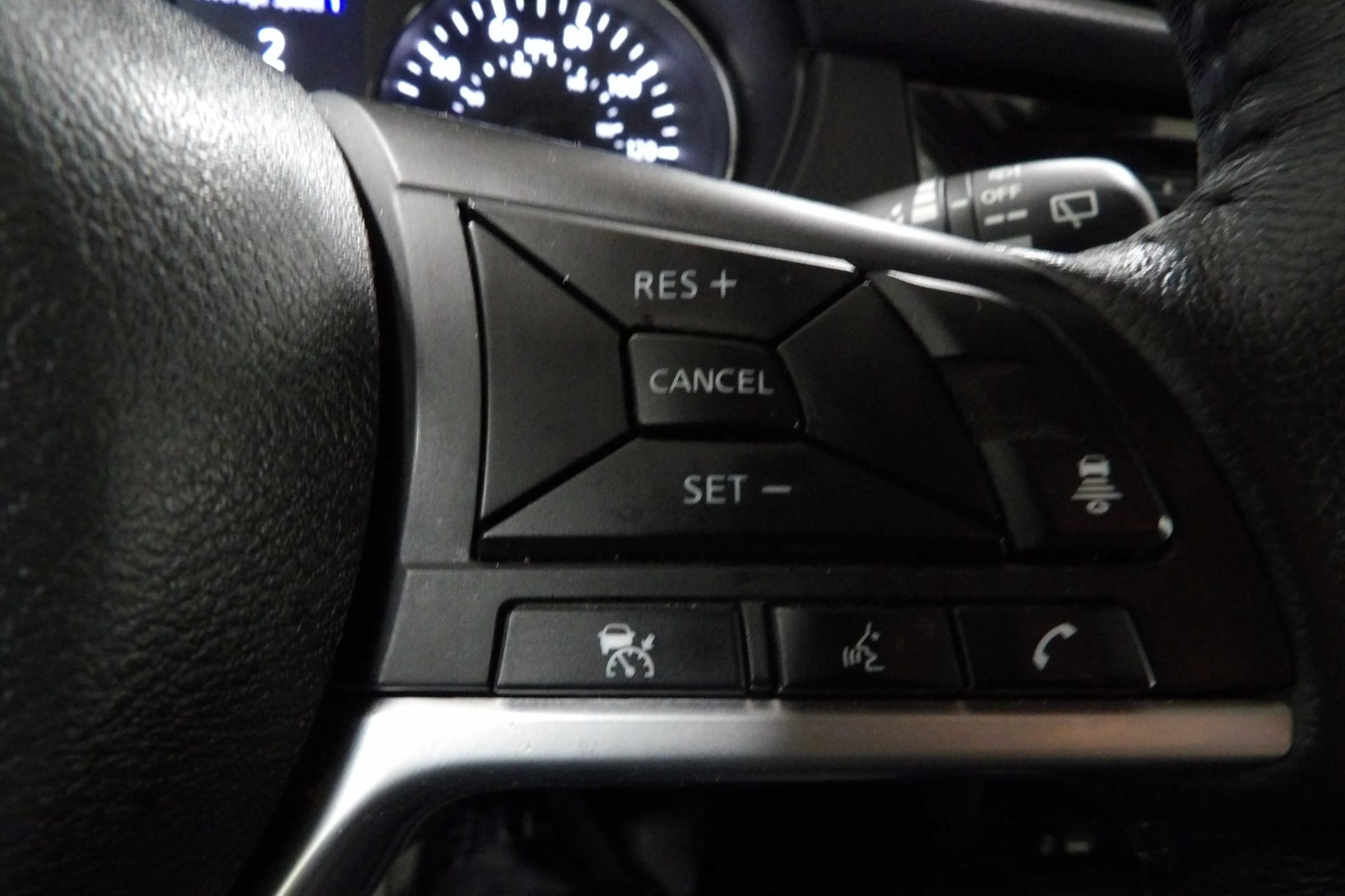 Used 2018 Nissan Rogue SL AWD/4WD image 18