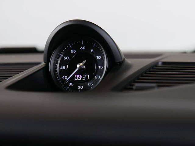 Used 2022 Porsche 911 Carrera RWD image 18