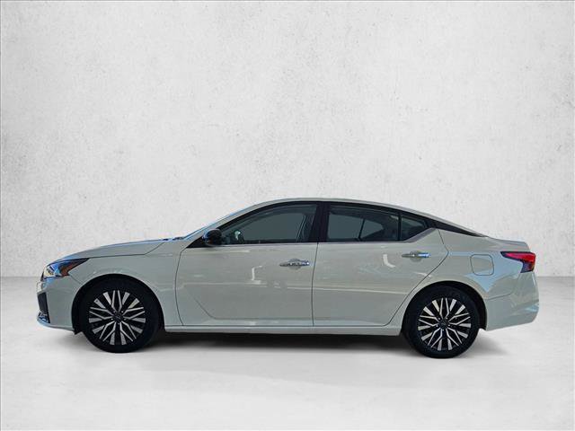 Used 2025 Nissan Altima 2.5 SV FWD image 8