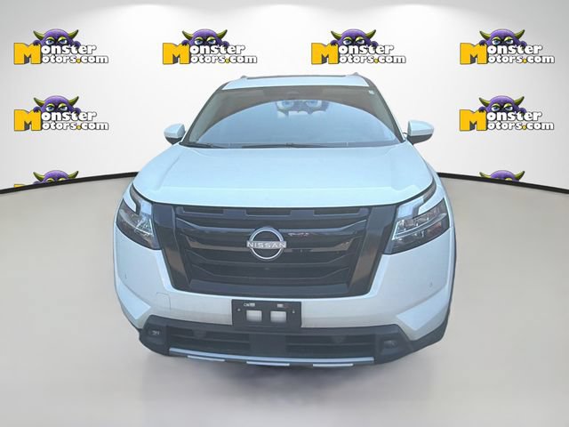 Used 2024 Nissan Pathfinder Platinum AWD/4WD image 2