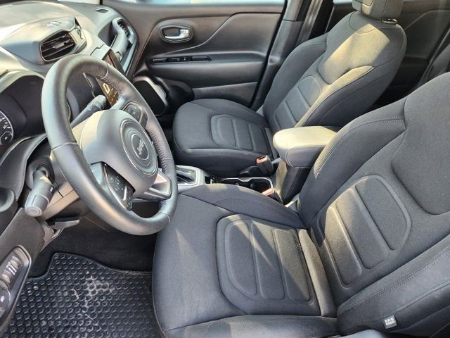 Used 2022 Jeep Renegade Latitude image 4