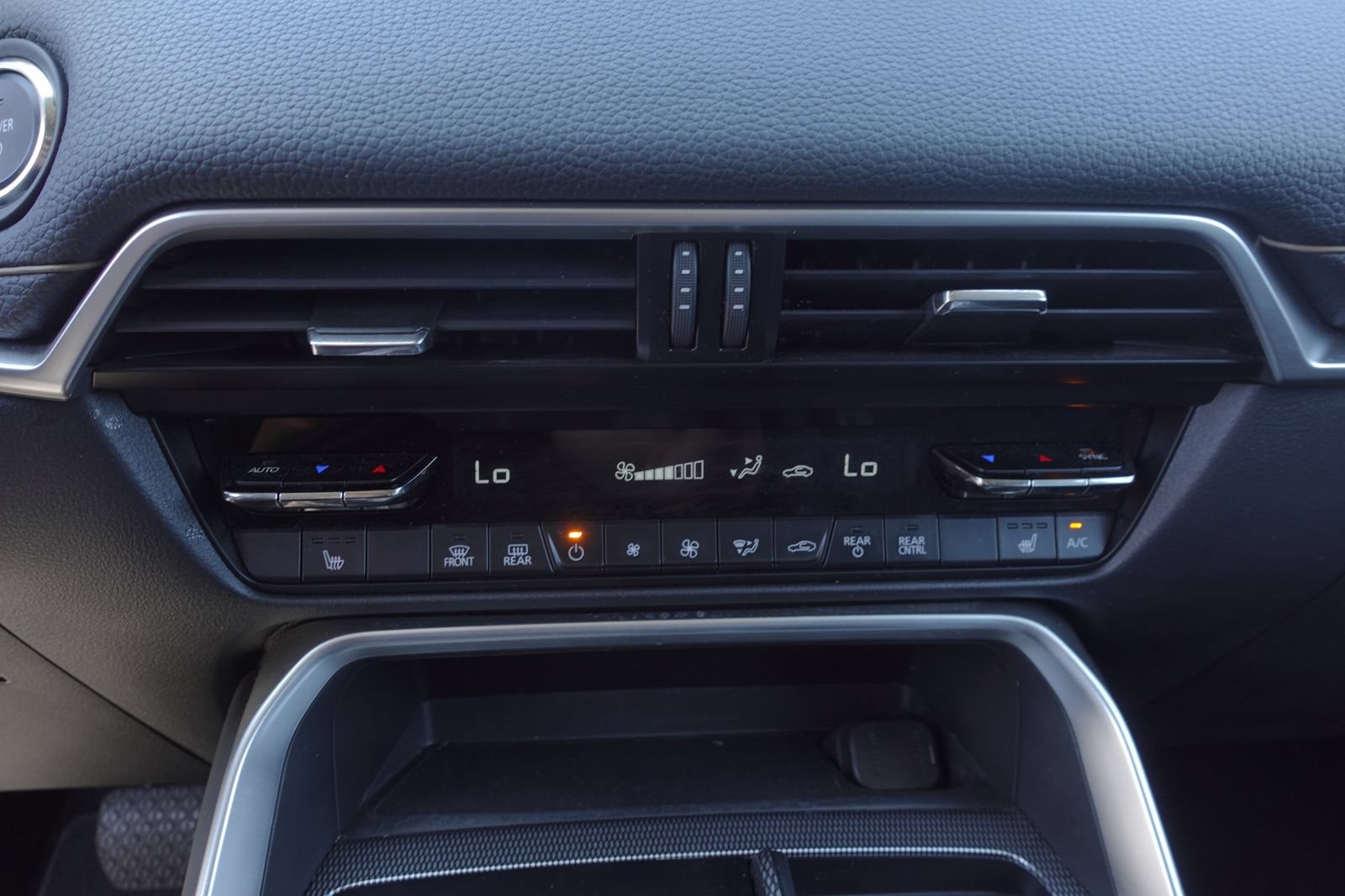Certified 2024 MAZDA CX-90 Plug-In Hybrid w/ Preferred AWD/4WD image 22