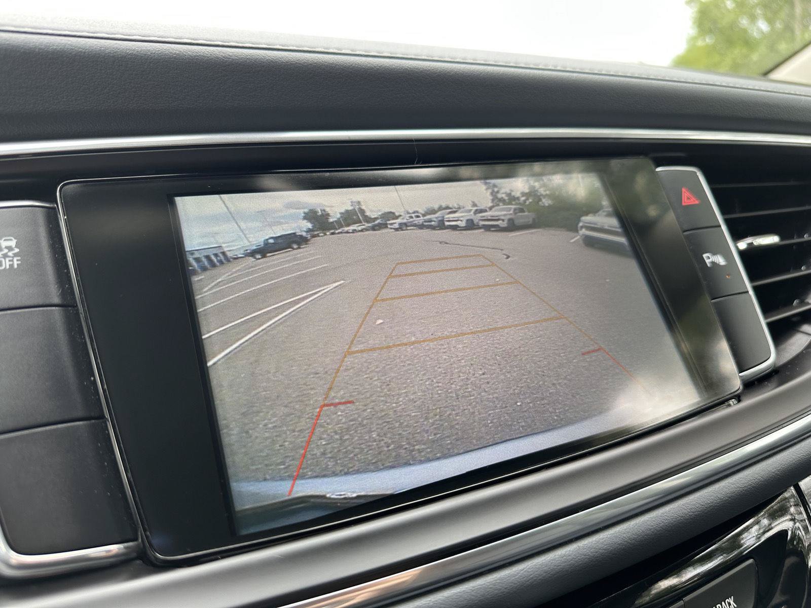 Used 2019 Buick Enclave Essence FWD image 27