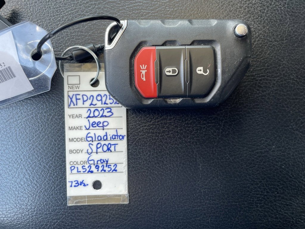 Used 2023 Jeep Gladiator Sport image 18