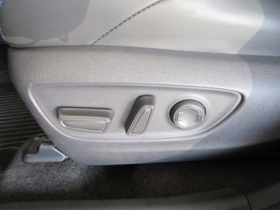 Used 2025 Toyota RAV4 XSE image 10