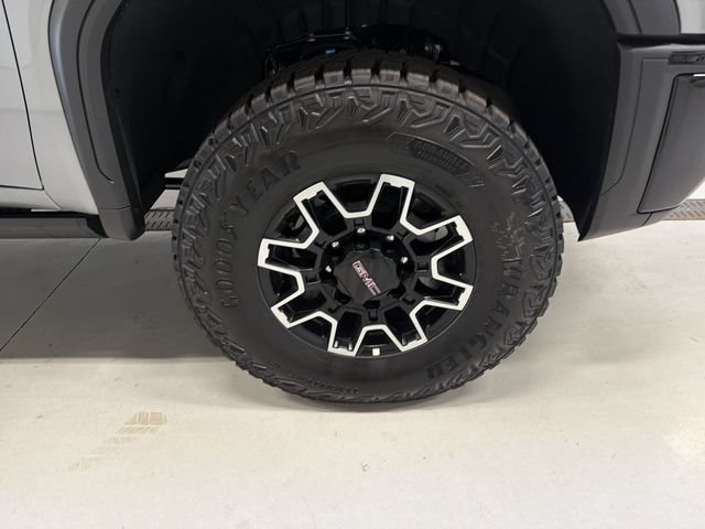 New 2026 GMC Sierra 2500 AT4X w/ LPO, Black Badging Package AWD/4WD image 14