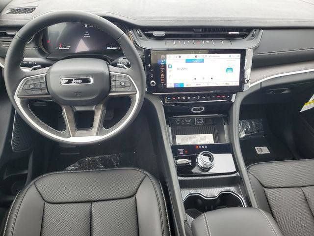 New 2026 Jeep Grand Cherokee L Limited w/ Luxury Tech Group II AWD/4WD image 14