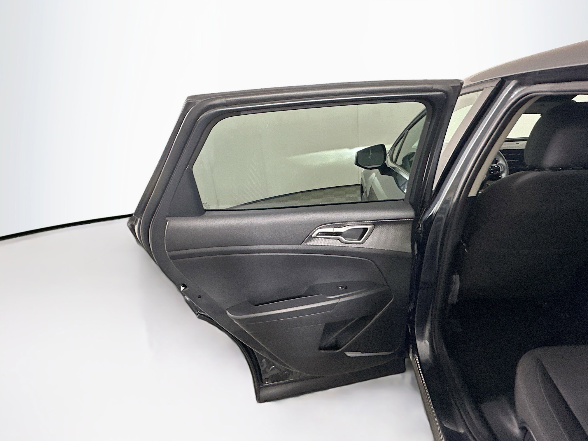 Used 2024 Kia Sportage LX image 25