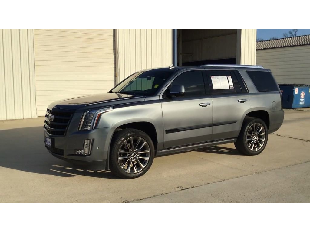 Used 2019 Cadillac Escalade Premium Luxury w/ Escalade Sport Edition image 4