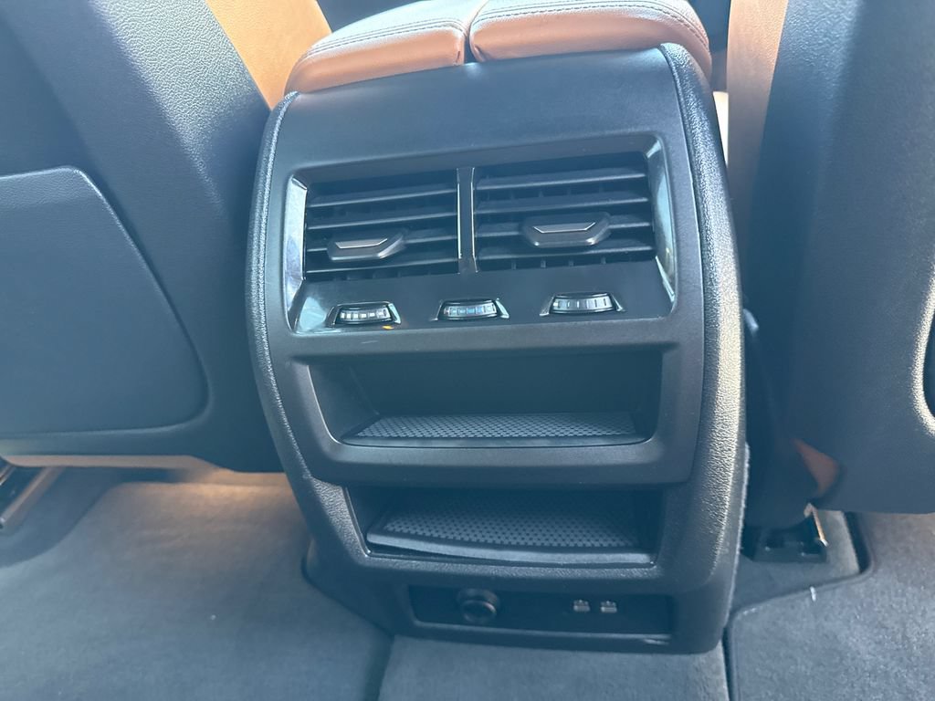 Used 2024 BMW X5 xDrive40i w/ Parking Assistance Package AWD/4WD image 17