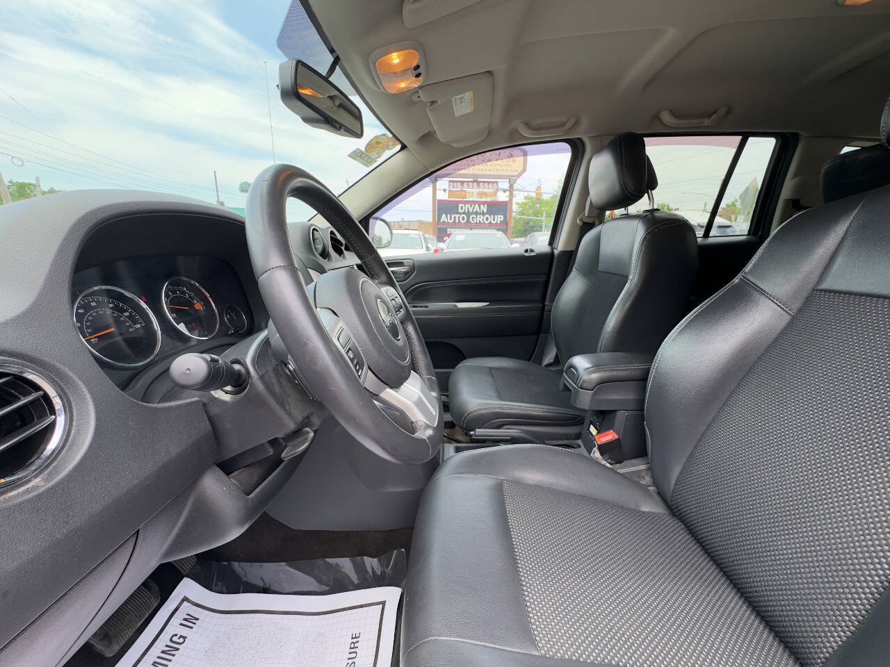 Used 2015 Jeep Compass Latitude AWD/4WD image 10