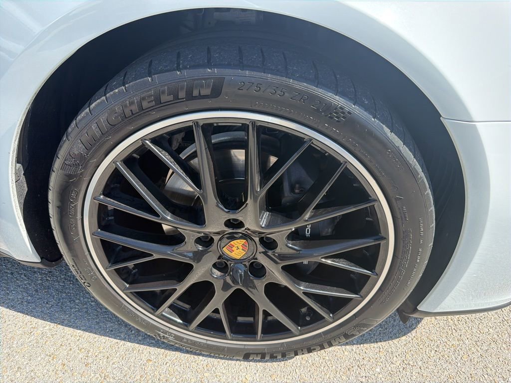 Used 2022 Porsche Panamera image 32